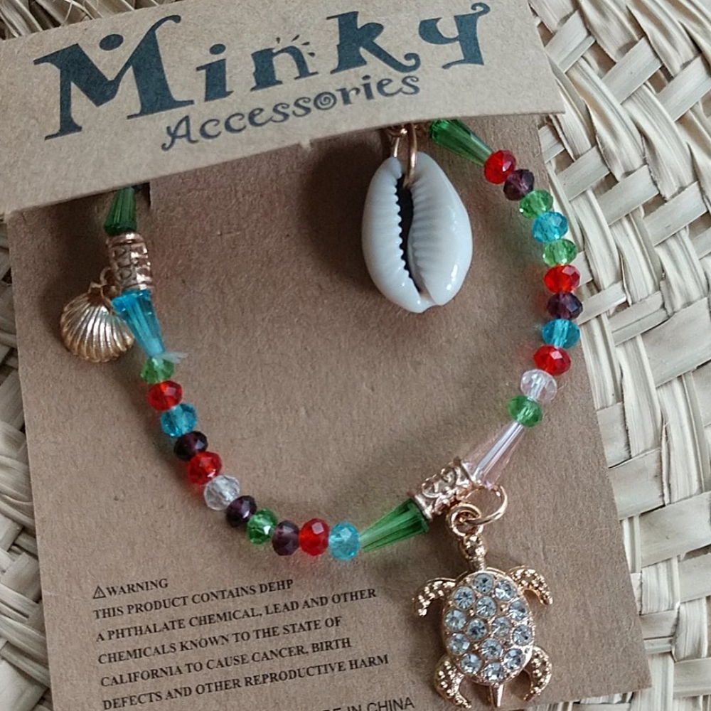Beautiful Beachy Stretch Charm Bracelet w/🐢&🐚